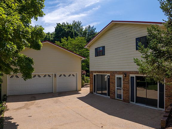 5th image of 855 Sioux Trl