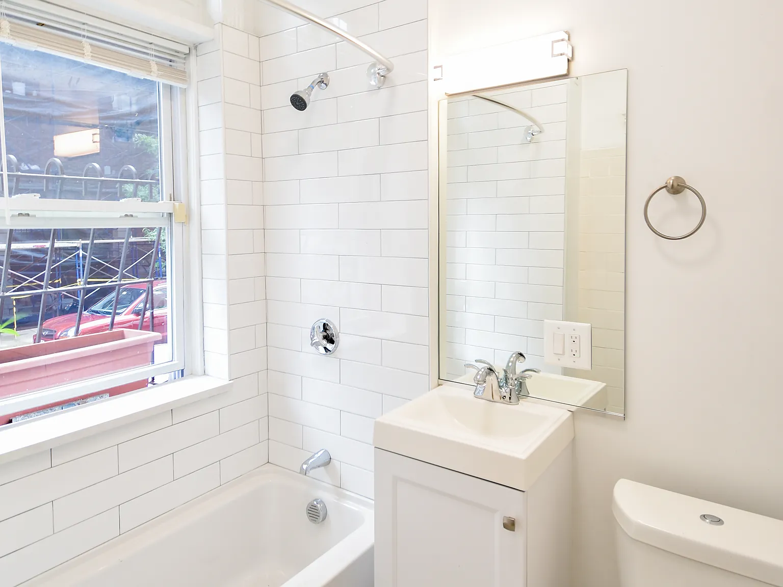 Studio, 285 sqft, $2,850 — Photo 4