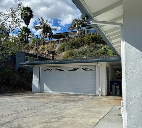 2nd image of 1090 Pine Dr