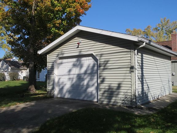 4th image of 2033 Berkley Pl