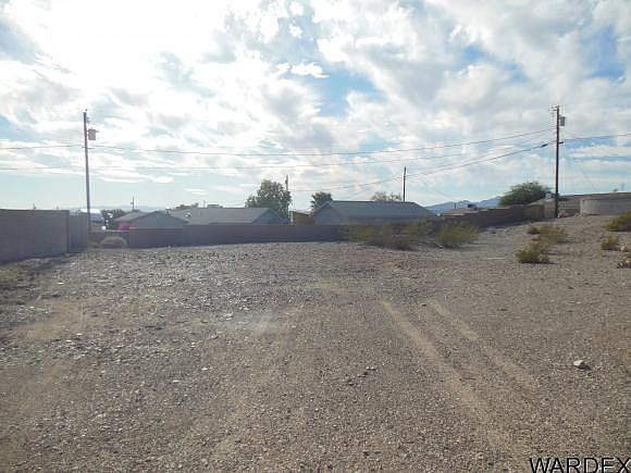 2nd image of 985 Hacienda Cir