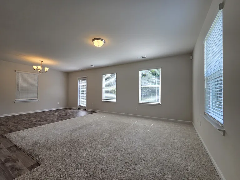 1808 Hart St — Photo 6