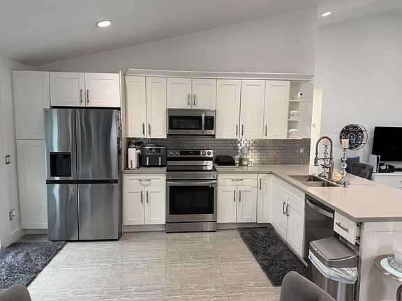 2nd image of 8097 Cedar Hollow Lane