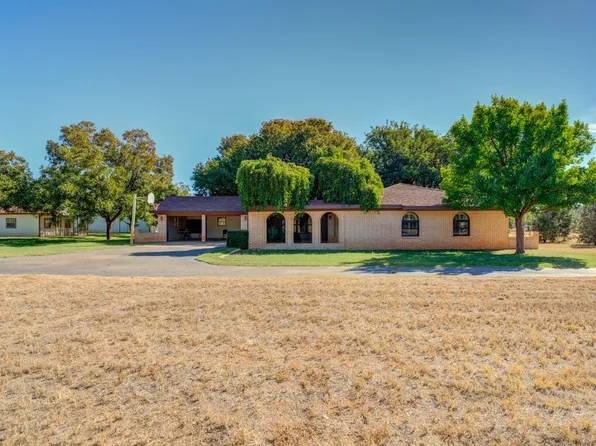 1588 Pecan Dr, Brownfield, TX 79316