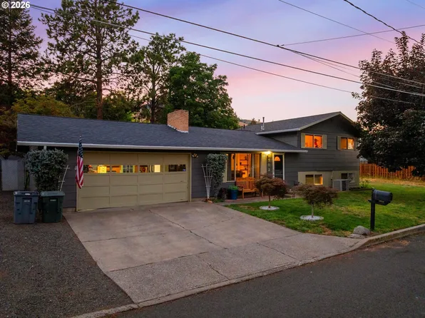 502 1st St, La Grande, OR 97850