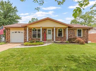 1442 Bradington Dr, Fenton, MO 63026
