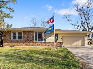 236 Windsor Dr NE, Cedar Rapids, IA 52402