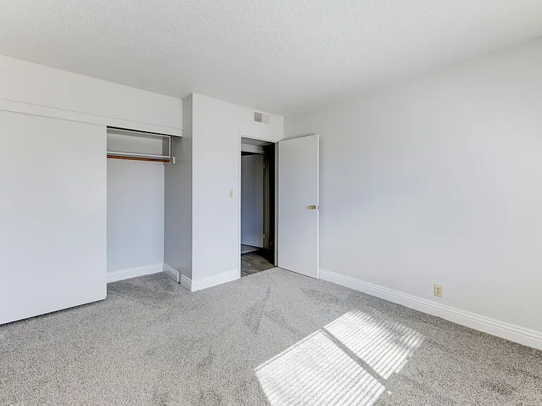 4417 Berkley Ave — Photo 9