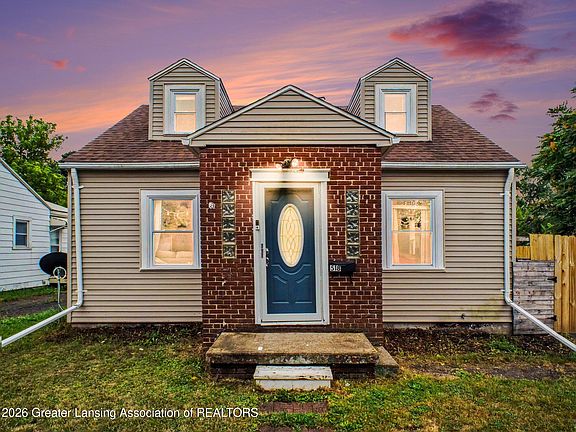 3rd image of 518 Maplehill Ave