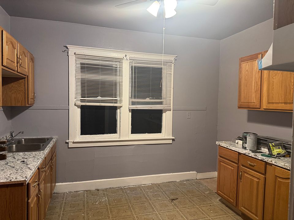 1st image of 237 Loring Ave #1