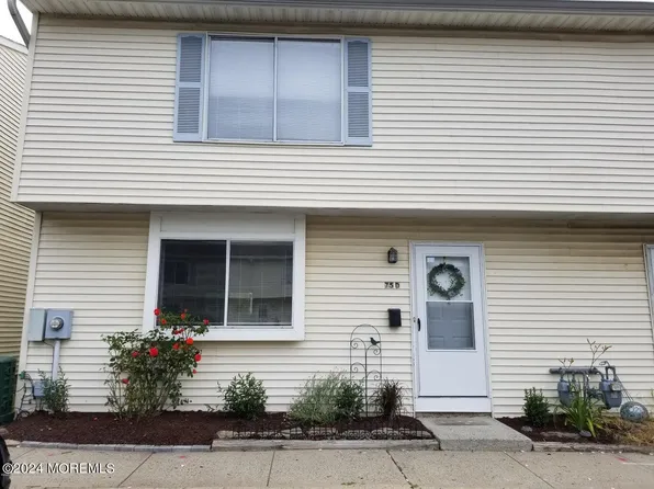 75 Carr Avenue #D, Keansburg, NJ 07734