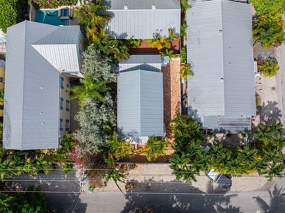 5th image of 1222 Florida St