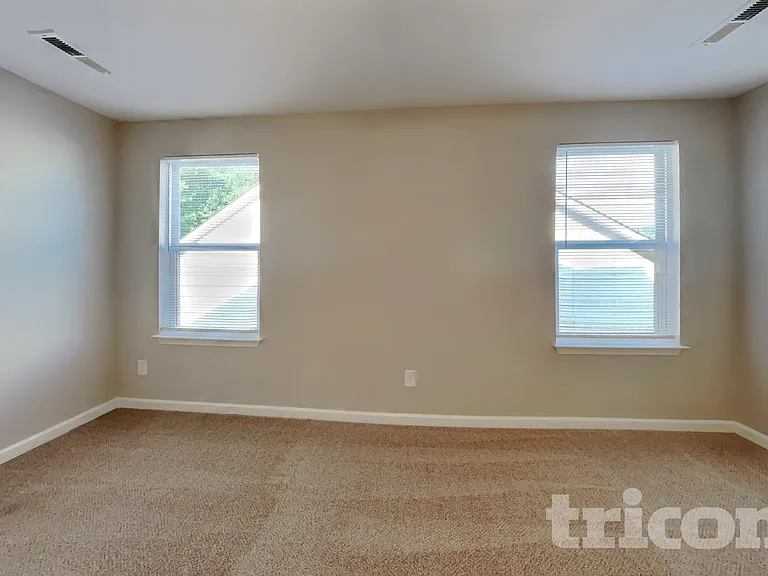 917 Leatherstone Ln — Photo 7
