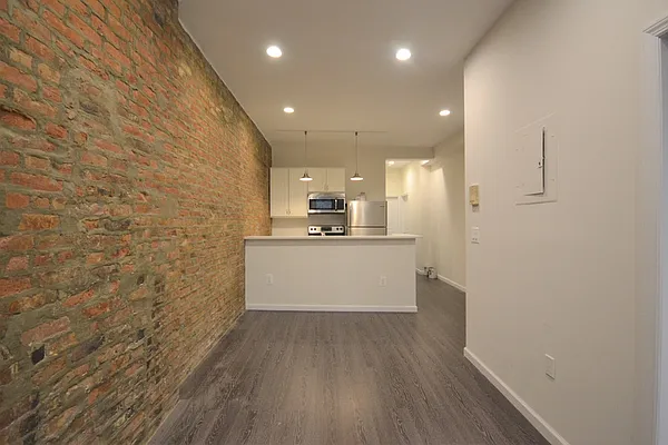 Rented by Bold New York | media 20