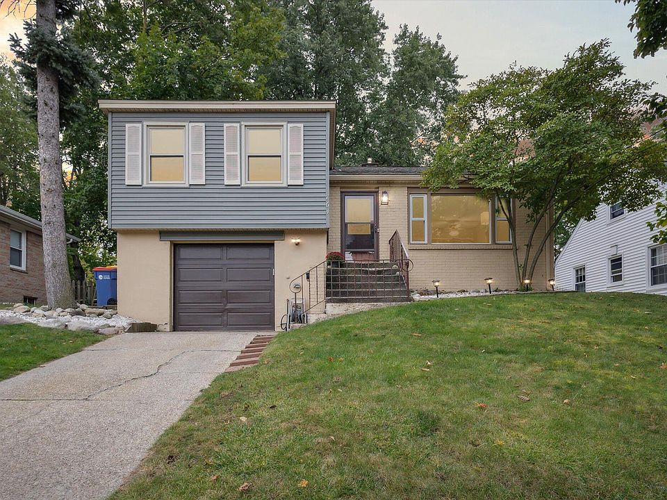 1st image of 764 Halena St NE