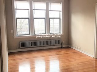 1371 W Estes Ave APT 2C, Chicago, IL 60626