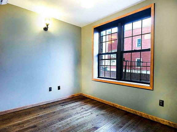 5th image of 181 Montrose Ave APT 2L
