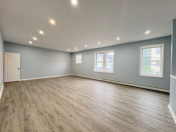 5th image of 165 Chapman St Floor 2