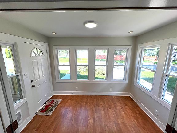 4th image of 109 N William St #1