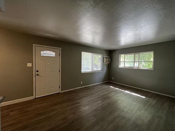 2nd image of 624 23rd St APT 1