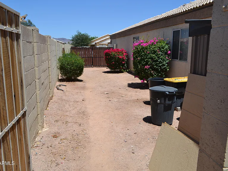 1441 W Montebello Ave — Photo 10