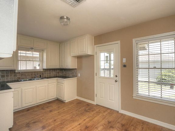 2nd image of 4014 Markins Dr