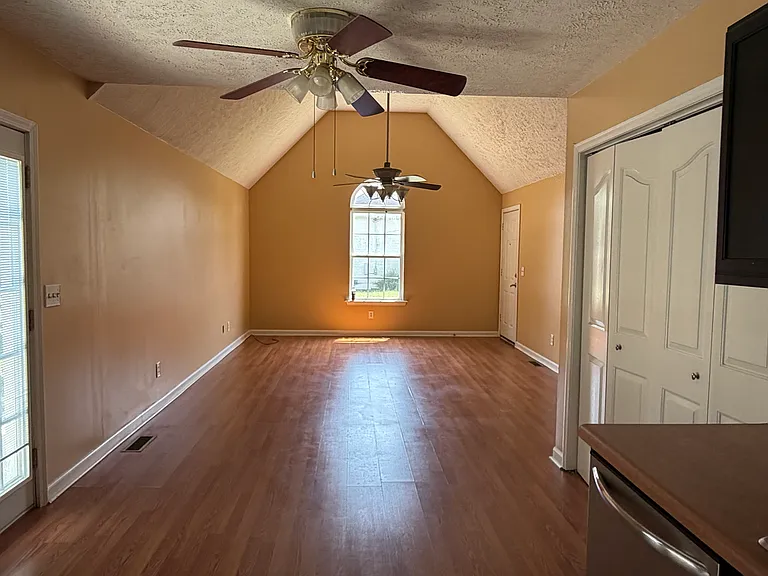 4914 Camborne Cir — Photo 11
