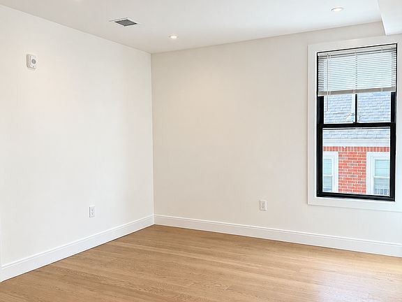 4th image of 42 Colborne Rd #7