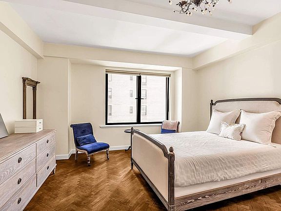2nd image of 160 Central Park S #1060