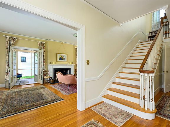 3rd image of 1524 Linden Ave