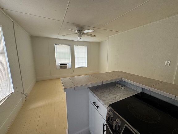 5th image of 434 E Tillman Ave #7