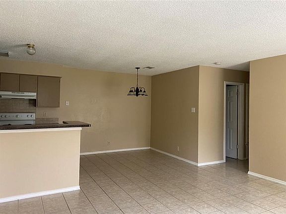 4th image of 11609 Castle Rock Ct #A