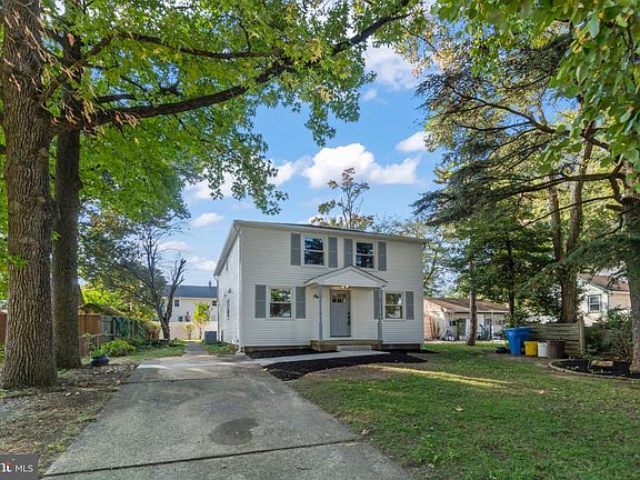 3rd image of 8 Oakview Ave