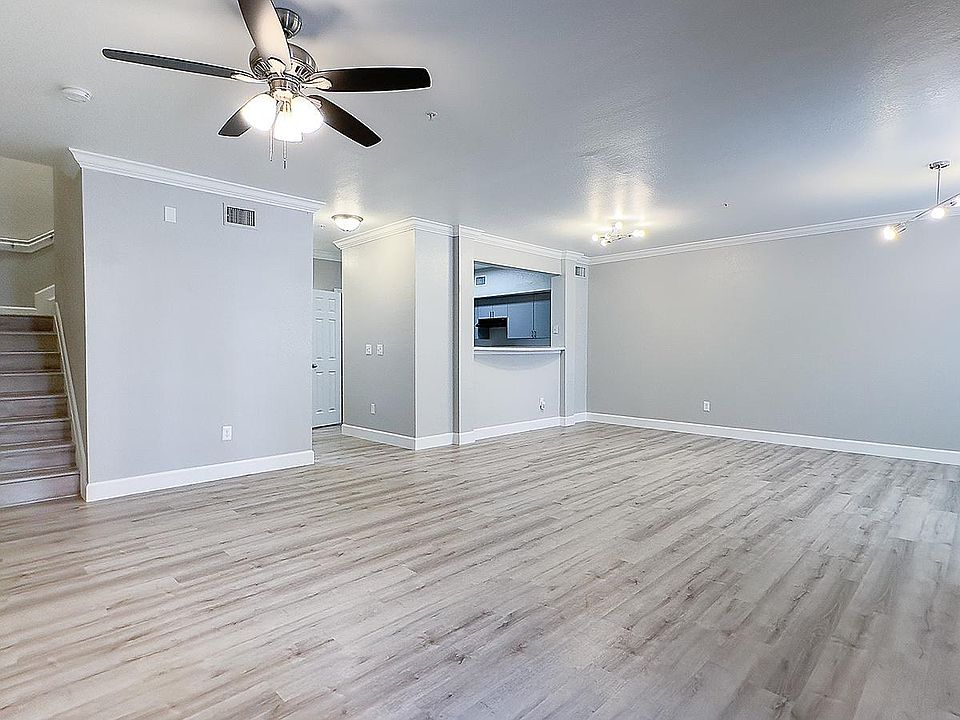 Living/Dining room area