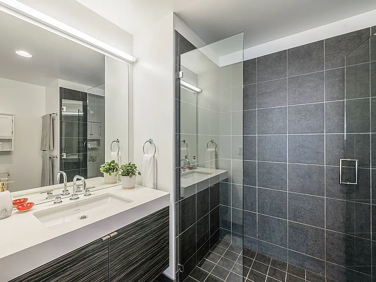 1688 Pine St #1002 — Photo 21