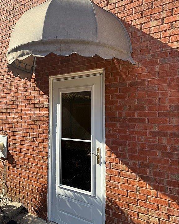 2nd image of 1120 Lewis Ridge Cir