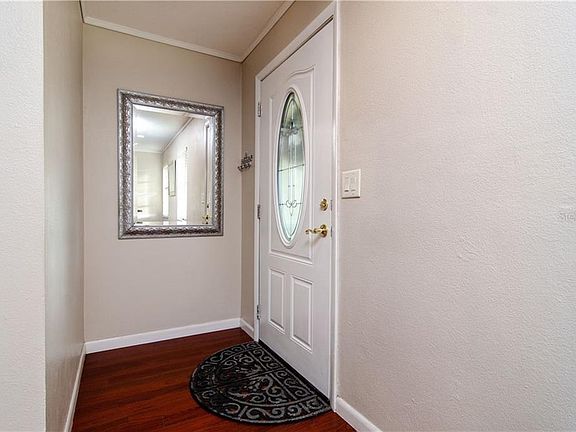 4th image of 2355 Beverly St