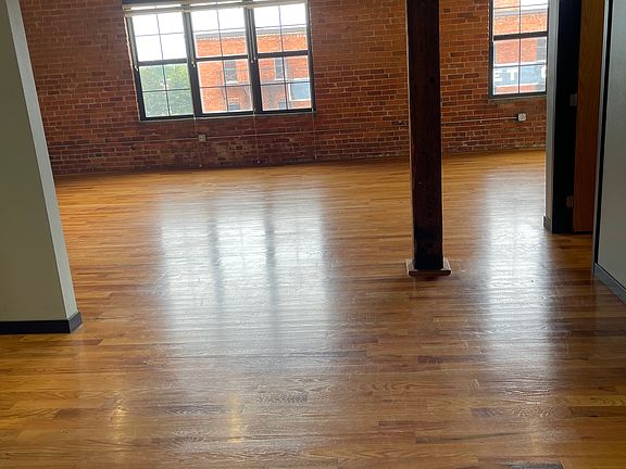 5th image of 317 S Elm St APT 521