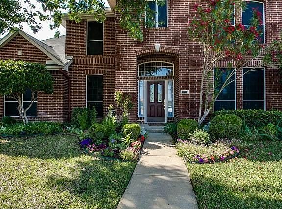 2nd image of 1001 Calgary Ct