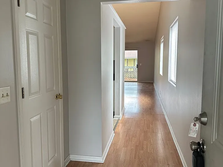 910 Brett Dr #82 — Photo 2