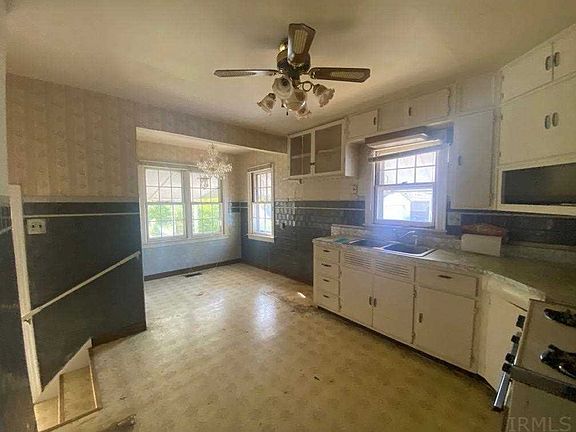 3rd image of 717 N Sonntag Ave