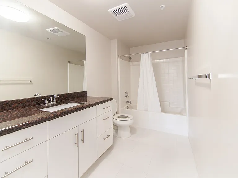 Sherman Oaks Place — Photo 37