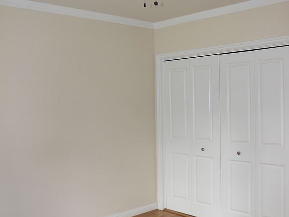 4th image of 4621 Morse Ave