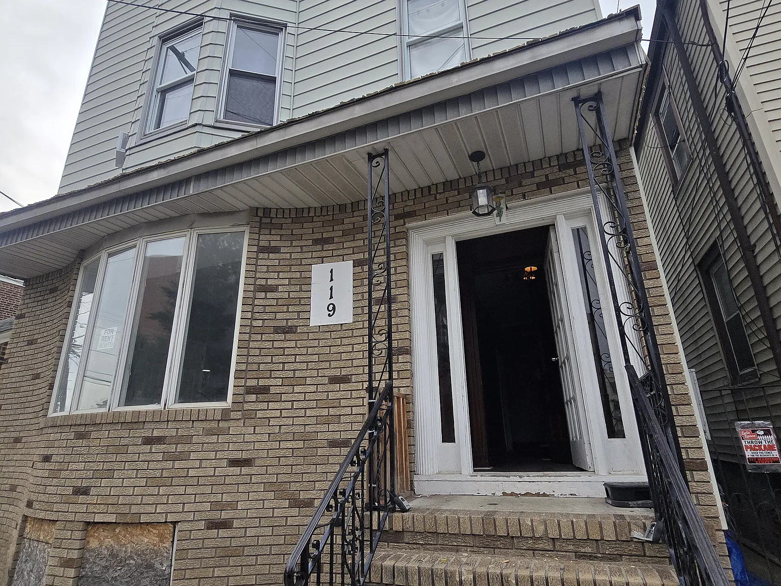 3 bed, $2,350 — Photo 1