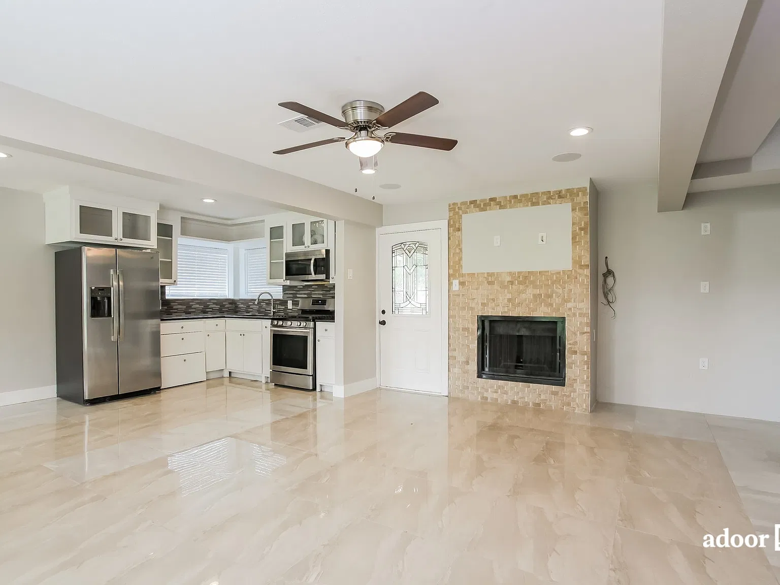 4 bed, 2.5 bath, 2259 sqft, $2,395 — Photo 2