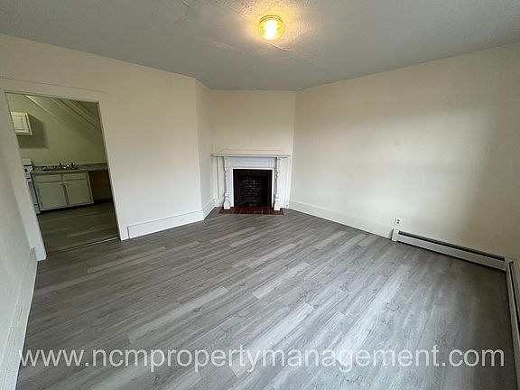 3rd image of 28 Garnet St APT 2L