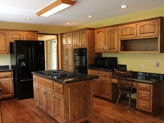 5th image of 43W665 Willow Creek Dr