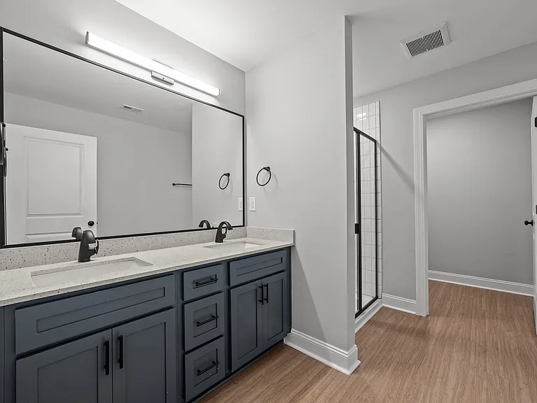 2 Bedroom Townhome - Primary Ensuite