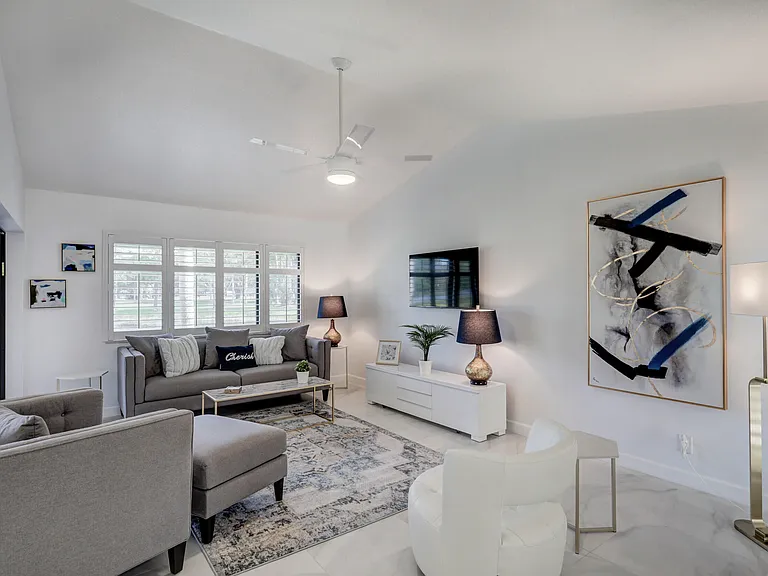 6 Lexington Ln E #D — Photo 11