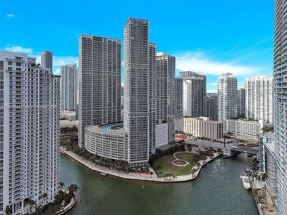 475 Brickell Ave #3908